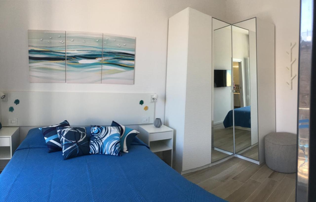 Appartement La Terrazza Sul Mare - Dimora Di Charme à Giovinazzo Extérieur photo