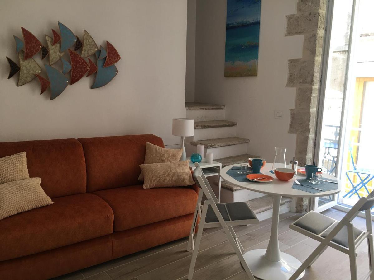 Appartement La Terrazza Sul Mare - Dimora Di Charme à Giovinazzo Extérieur photo