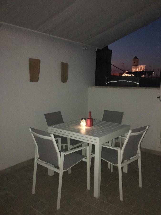 Appartement La Terrazza Sul Mare - Dimora Di Charme à Giovinazzo Extérieur photo